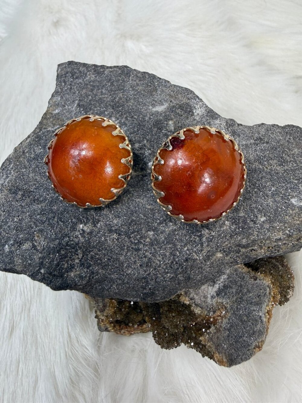 Vintage Hong Kong Orange Gold Tone Clip-on Earrings 1" X 1"